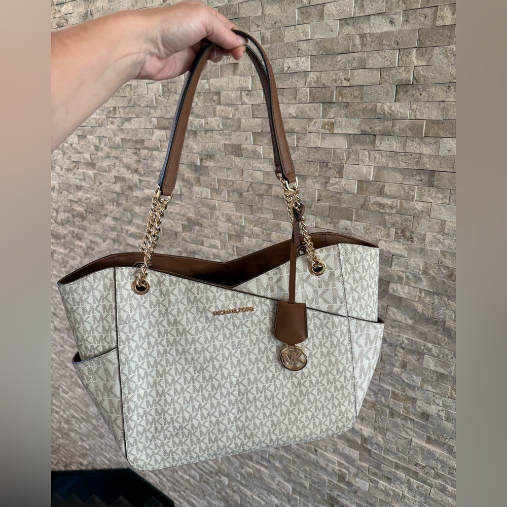 Michael Kors Jet Set Signature Large Logo Shoulder Bag Vanilla NWT